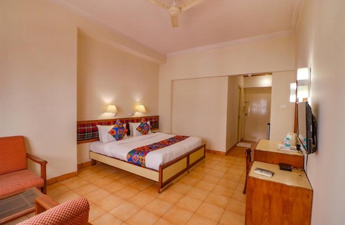 Taj Ganj Hotel | FabHotel Crystal Kant