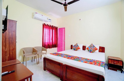 Kelambakkam Hotel | Fabhotel Dhana Residency - Nr Hindusthan Institute of Technology and Science