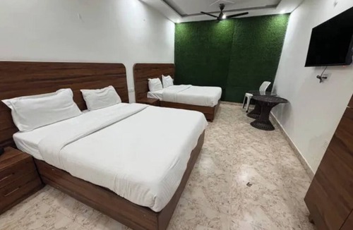 Sector D Hotel | Fabhotel Lotus Star