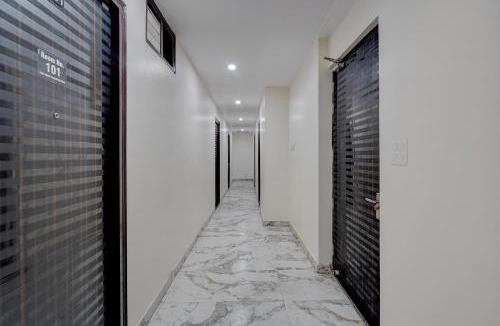 Kalyanpur Hotel | FabHotel Metro Inn