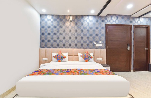 Mansarovar Hotel | Fabhotel Pacific View