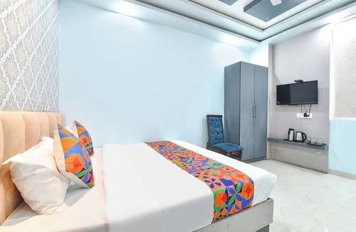 Mansarovar Hotel | Fabhotel Pacific View