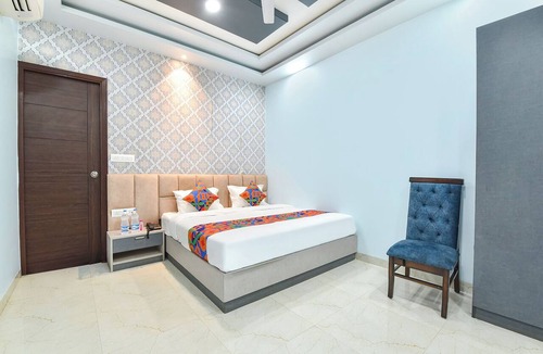 Mansarovar Hotel | Fabhotel Pacific View