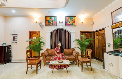 Allahabad Hotel | Fabhotel Raka Inn