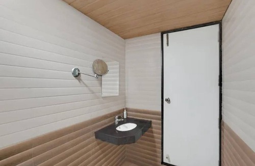 Kothrud Hotel | Fabhotel Sayba Lodging