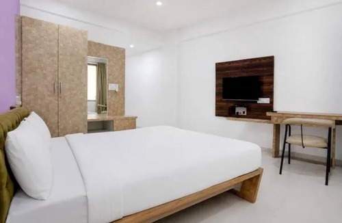 Kothrud Hotel | Fabhotel Sayba Lodging