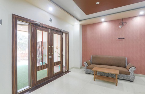 Sarnath Hotel | FabHotel US Inn