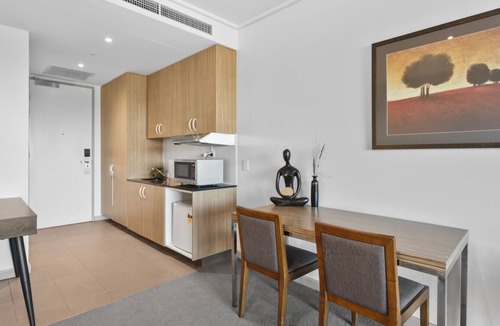 Creswick Apartment | Fairway Studio Retreat - Golf Course resort