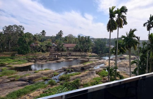 Takkalai Hotel | Falls Regency