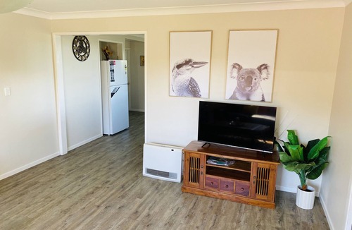 Eagle Heights House | Family Home - Scenic water views and Gold Coast hinterland
