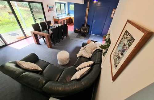 Ranelagh Cabin | Family sized Forest cabin with outdoor bath, fire, only 50 minutes from Hobart