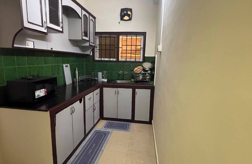 Royapettah Apartment | Fantastic 2-bedroom apartment with AC in vibrant Royapettah