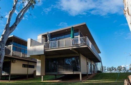 Moama House | "Fantastic Murray River get away for 2 - 3 families or a large group of friends"