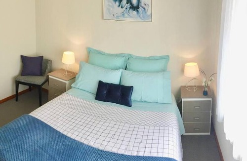 Norlane Apartment | FERNLY Pets WiFi Walk2Food Liquor - Tassie Ferry Short Drive