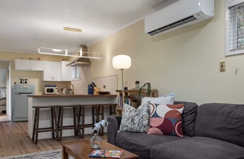 Hobart Cottage | Fernvale Cottage An Enchanting Mountainside Oasis