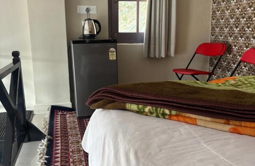 Dalhousie House | FORTUNE HEIGHTS HOMESTAY- Best Forest view & Peaceful surrounding