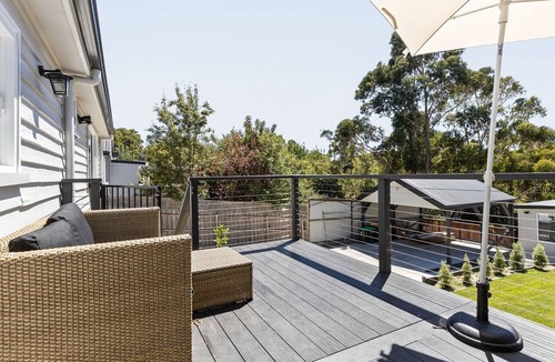 Hepburn Springs House | Fox on Church - pet friendly 2 bedroom home