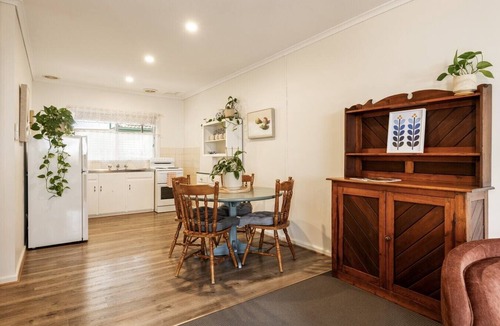 Tanunda Apartment | Functional 2 bedroom unit close to Tanunda Main St