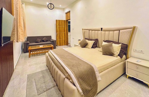 Gurugram House | Galaxy Aravali Farm