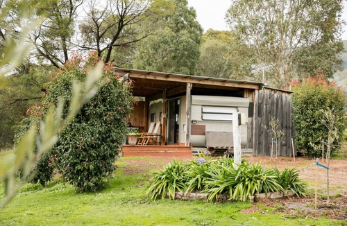 Strath Creek House | Glamper `Forbes` The Village Green