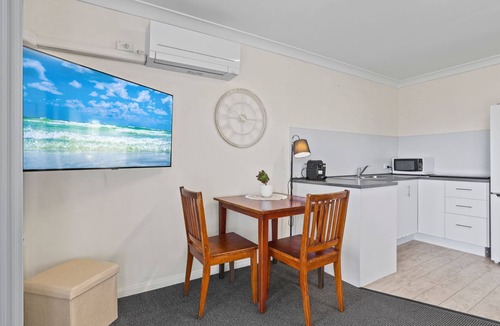 Narooma Apartment | Golfers View Unit 4 - enjoy spectacular views of the ocean and golf course.