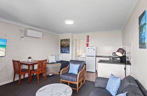 Narooma Apartment | Golfers View Unit 5 - enjoy spectacular views of the ocean and golf course.