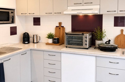 Capel Sound House | Golfside Getaway by Ready Set Stay - Neat bungalow,WIFI,linen & towels included