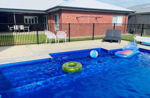 Gol Gol House | Golly Getaway