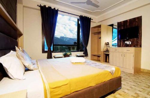 New Manali Hotel | Goroomgo Hotel Daddy Manali