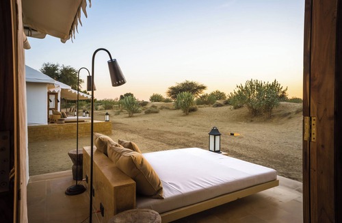 Kanoi RV Rental | Grand Khalifa Luxury Camp