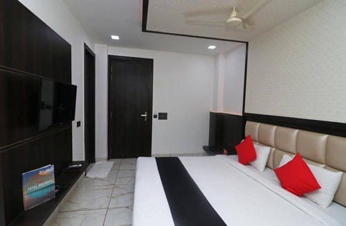 Basai Hotel | Grand Sparrow Inn Hotel, Agra