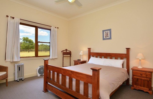 Nulkaba House | Grasmere Estate Homestead - hear the Lions roar from nearby Hunter Valley Zoo