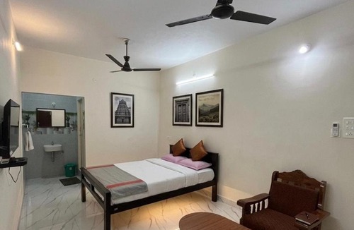 Moratandi Hotel | Gravity Groups AARA Residency - Near Jipmer Sangamithra