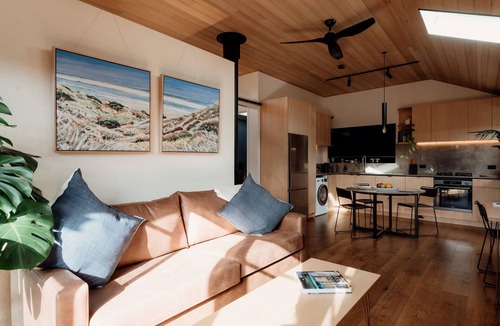 Surf Beach Cottage | Great 50 meter square architectural fitout with a cosy modern vibe to relax in