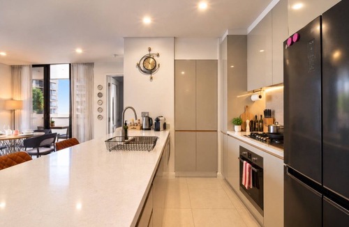 Lidcombe Apartment | Group stay across from Accor Stadium