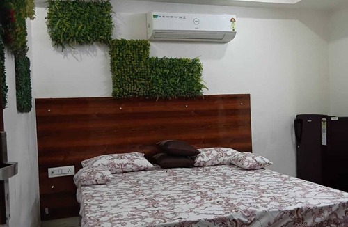 Udyog Vihar Hotel | Gulmohar Residencies