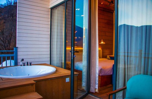 Manali Resort | Hamta 270 Cliff Resort - 270 Degree Mountain View Suites, Sethan Manali