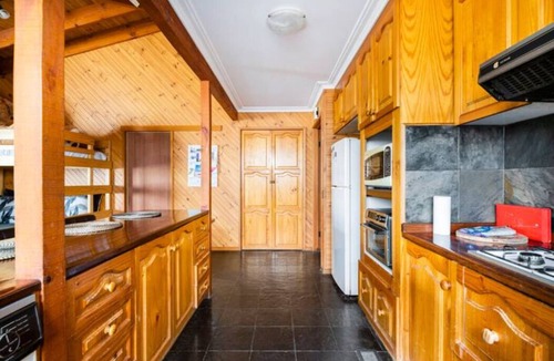 Werribee House | Happy Bear Inn