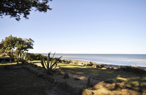 Beachmere House | Happy Tides