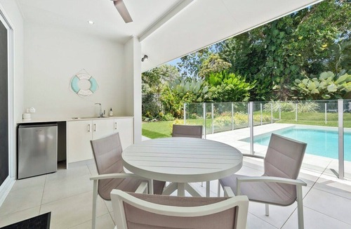 Clifton Beach House | Havannah Beachfront Holiday House with Heated Pool