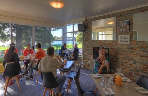 East Devonport Cabin | Have a Tasmanian adventure—beautiful scenery/plenty of room options