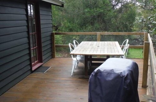 Hepburn Springs Cottage | Hepburn Cottage, A quite acre.