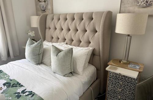Geelong West House | Heritage Cottage close to shopping & restaurants