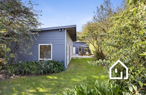 Rye House | Hideaway By The Bay - relax by the sand and surf!