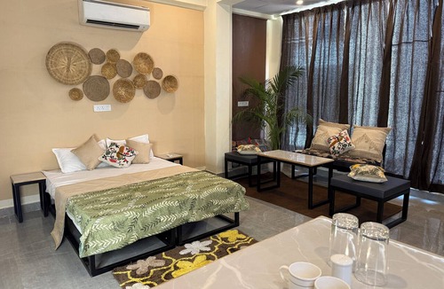 Mansarovar Apartment | High table | The Yak | City Park | Mansarovar