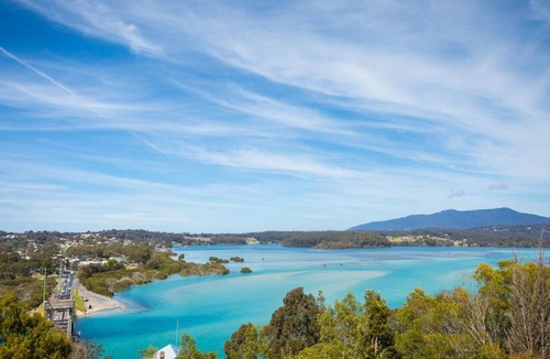North Narooma Apartment | Hillcrest Views of Wagonga