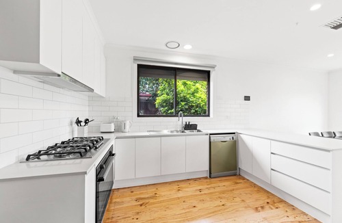 Braybrook House | Home Away From Home