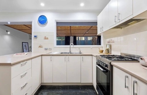 Surrey Downs House | Home on Carob is within walking distance to pub, local shopping centre, bus stop
