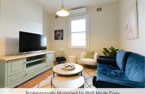 Bathurst Apartment | Hope St Cottage I - Historic Haven, Mountain Views