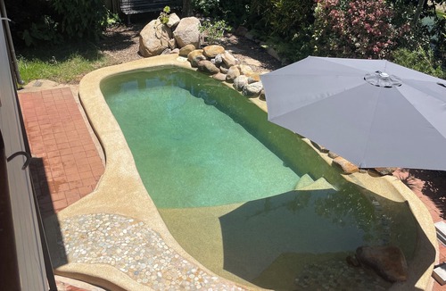 Horseshoe Bay Apartment | Horseshoe Haven tropical oasis.Spacious studio perfect for a short stay getaway.